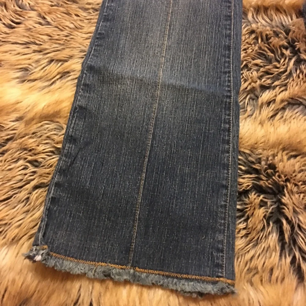 Zana-di low rise fray detailed jeans NWOT 5